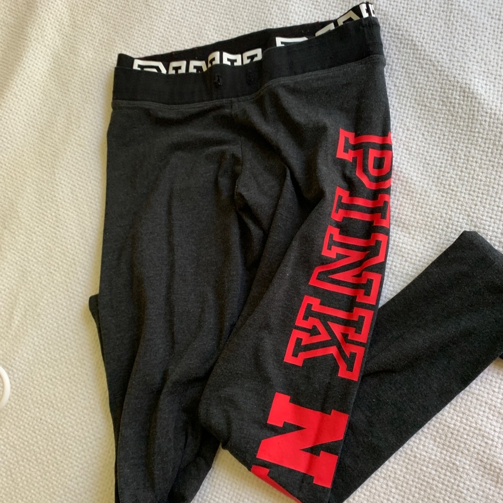 Victoria’s Secret PINK yoga pants ✨